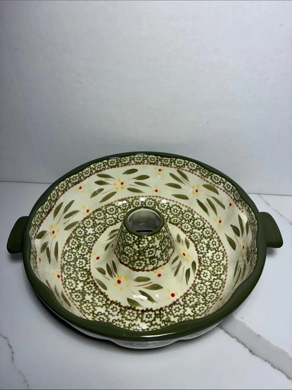 BUNDT PAN Olive Green Ceramic